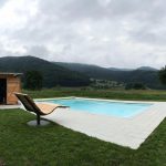Pool mit Blick auf den Schwarzwald